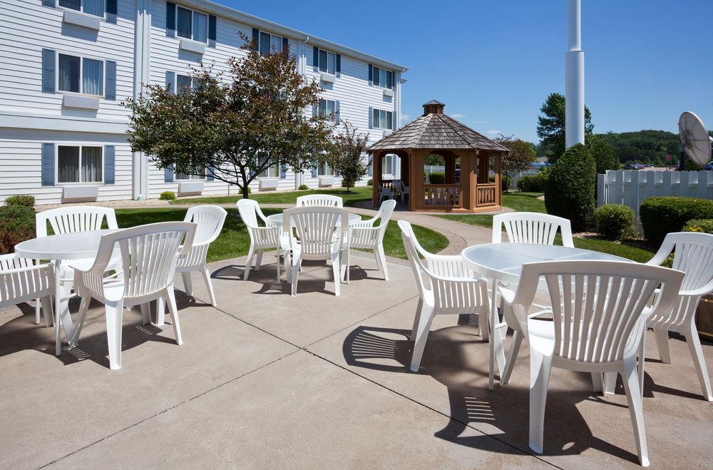 Best Western Plus Hudson I-94 Exterior photo