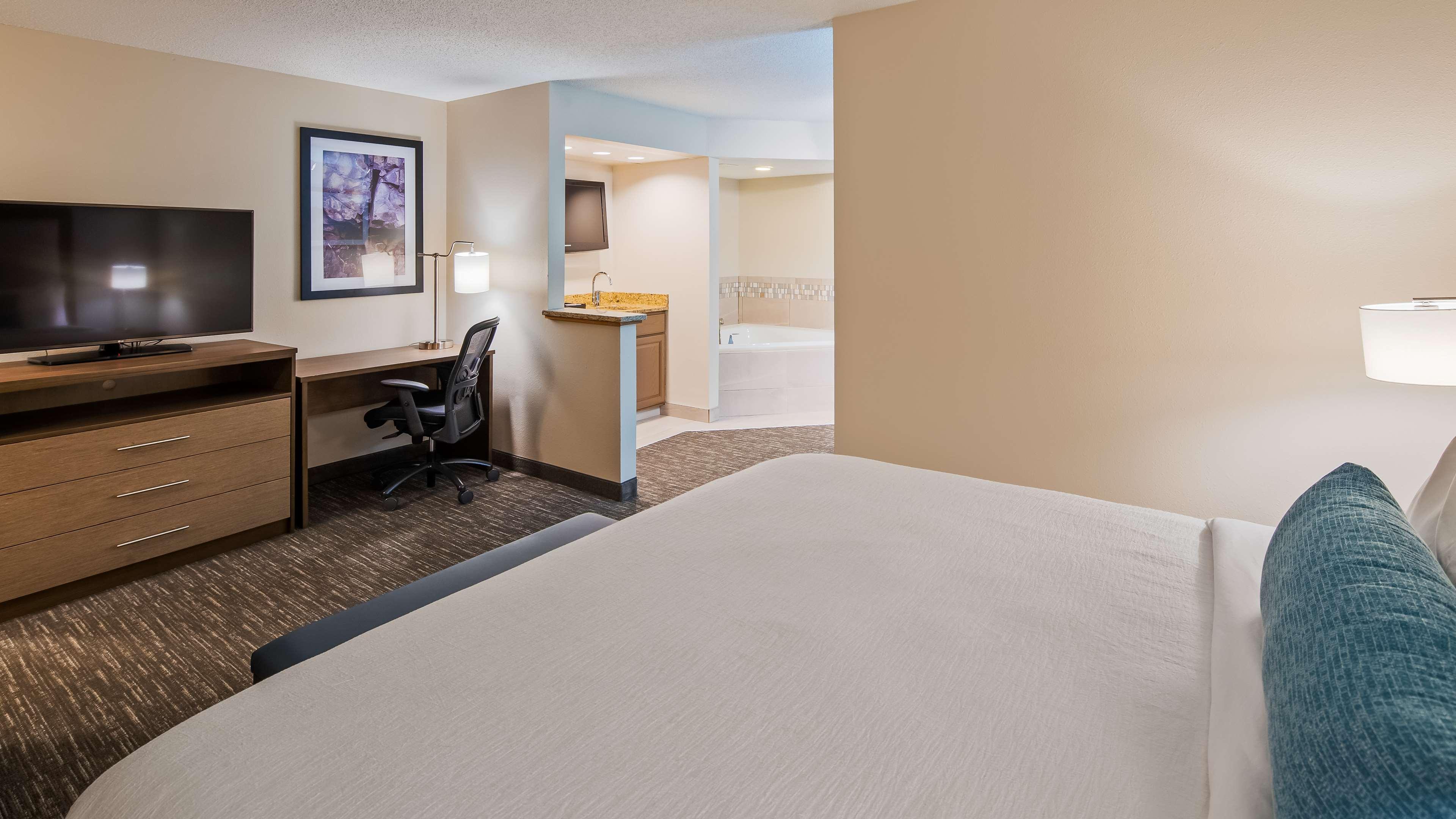 Best Western Plus Hudson I-94 Exterior photo