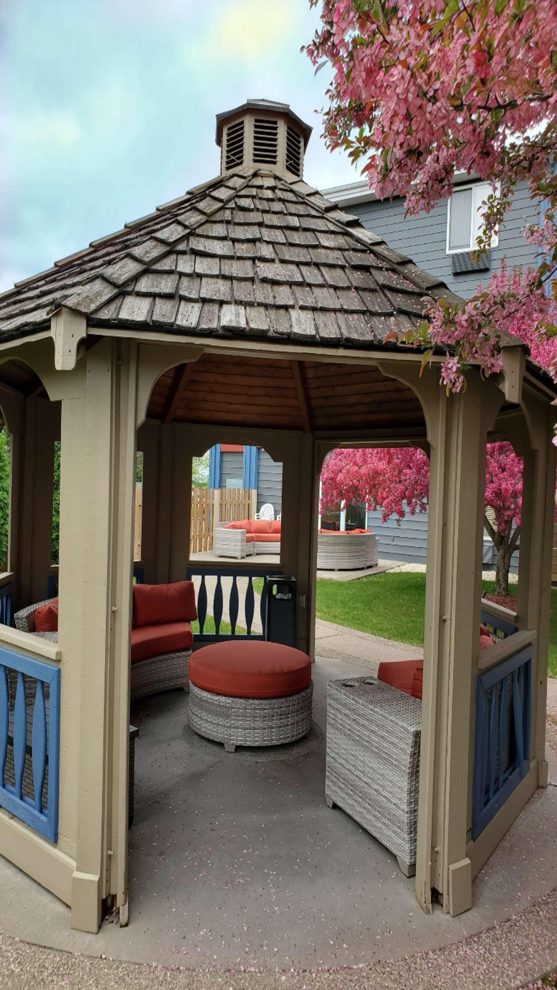 Best Western Plus Hudson I-94 Exterior photo
