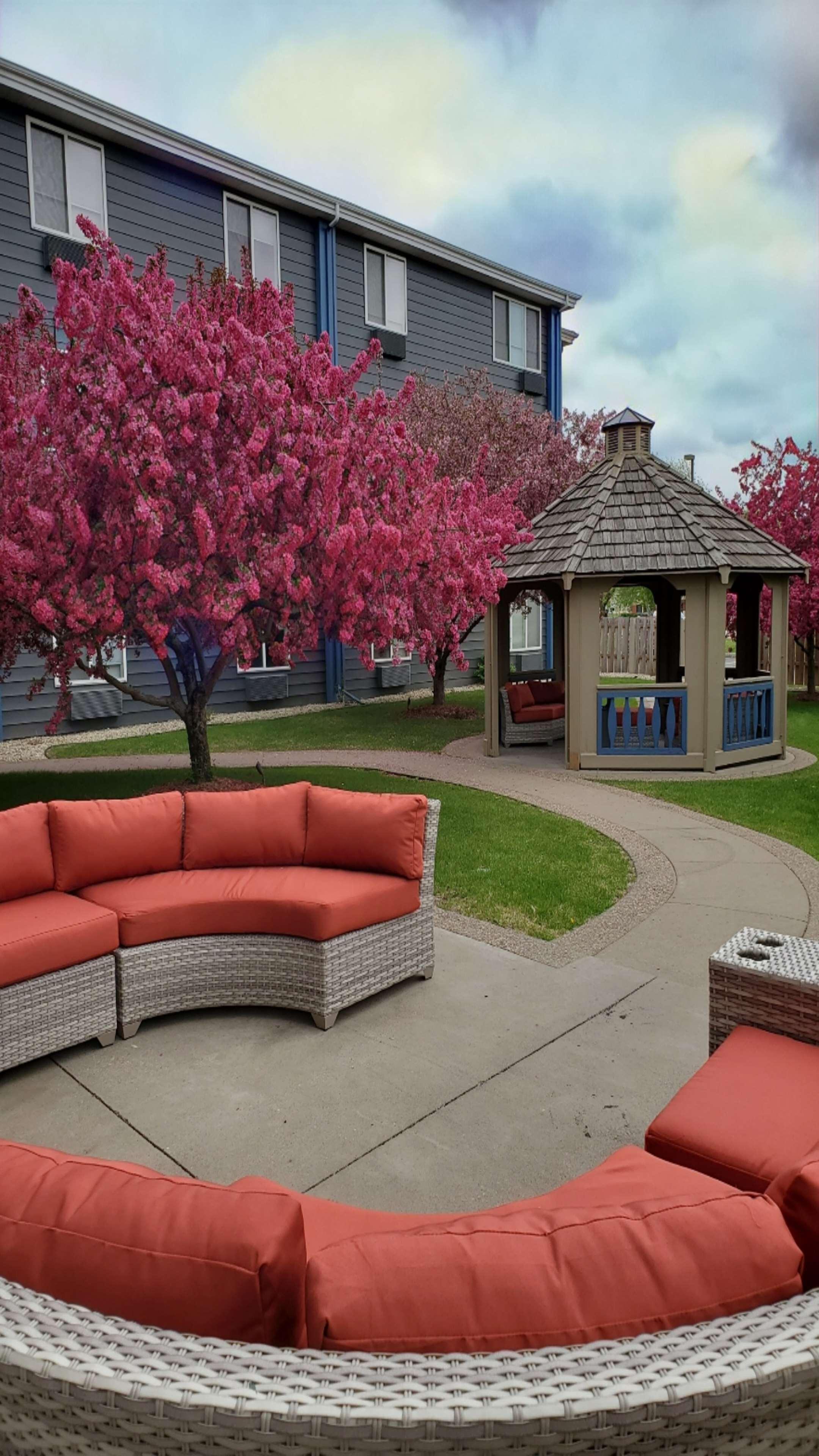 Best Western Plus Hudson I-94 Exterior photo
