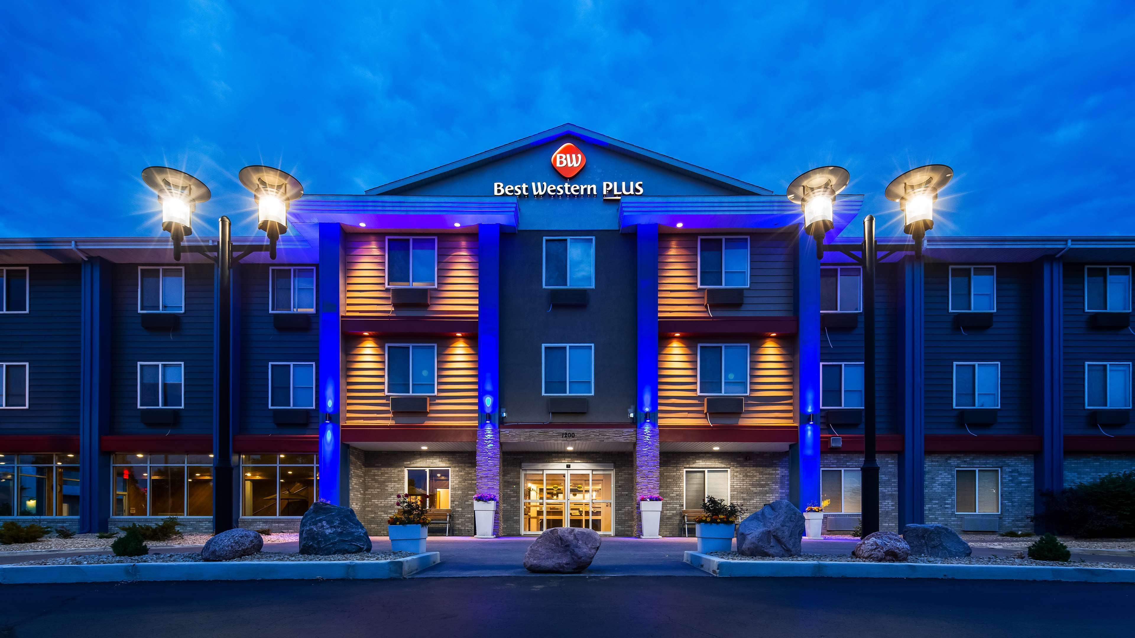 Best Western Plus Hudson I-94 Exterior photo