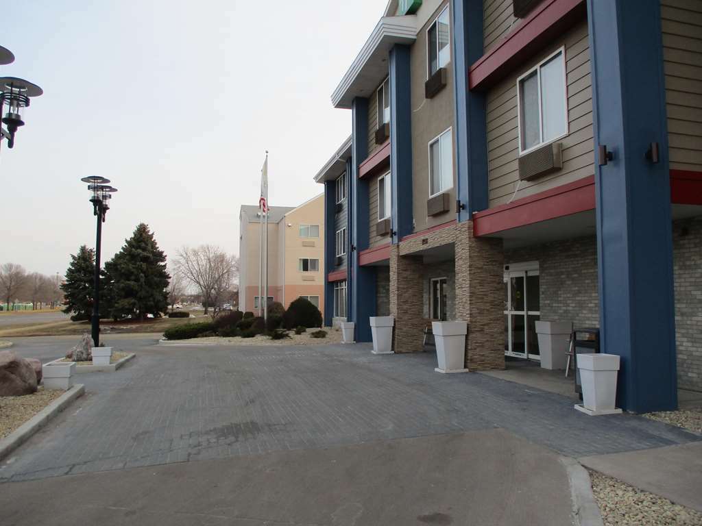 Best Western Plus Hudson I-94 Exterior photo